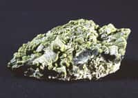 Uranium Musée de Minéralogie, École des Mines © Françoise Foliot, wikimedia commons, 4.0